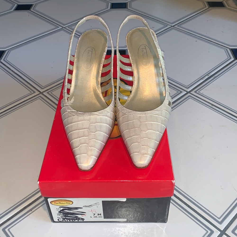 Talbots NEW Bone or Ivory color 2 inch heel sling back shoes size 6 1/2